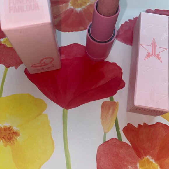 Jeffree Star Velvet Trap in Funeral Parlour - Picture 2 of 2